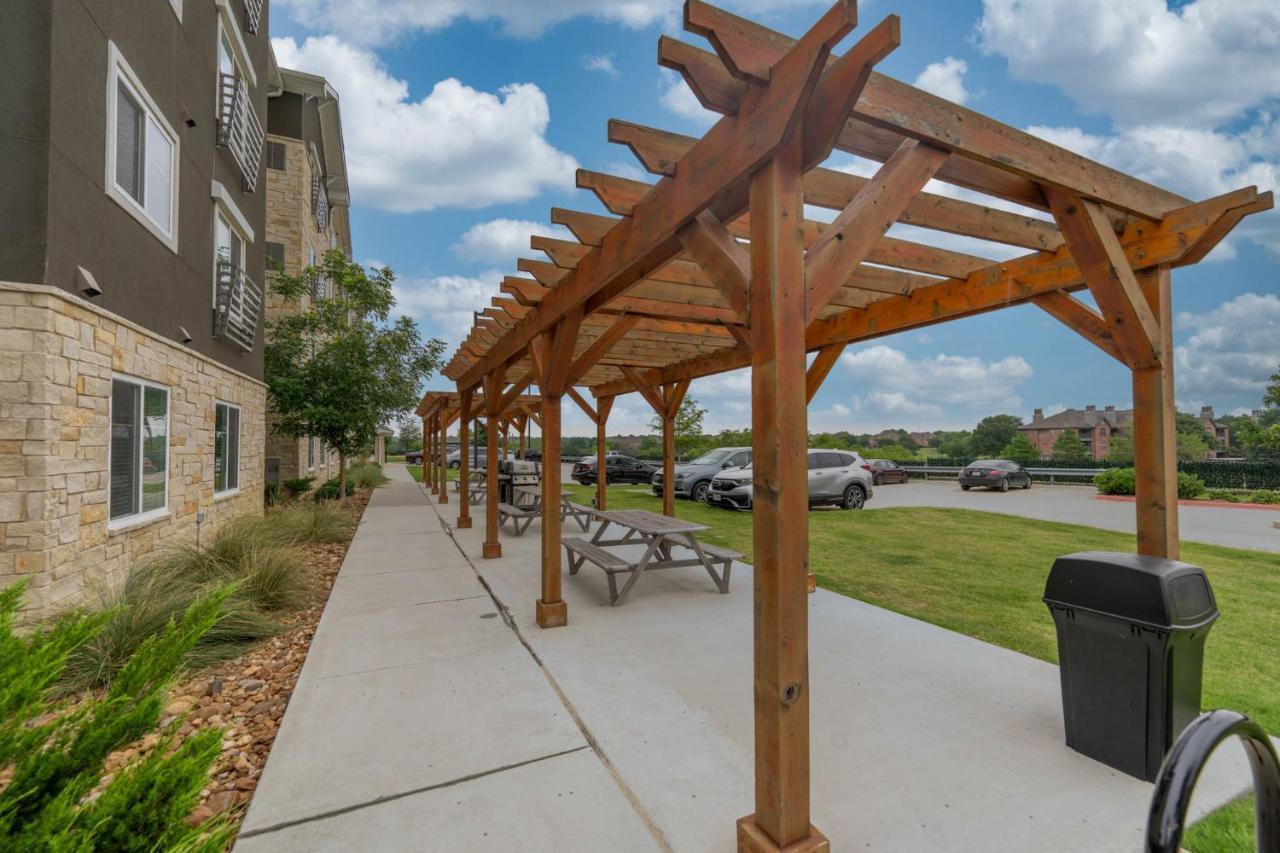 Soka Suites Dallas - Las Colinas Irving Eksteriør bilde